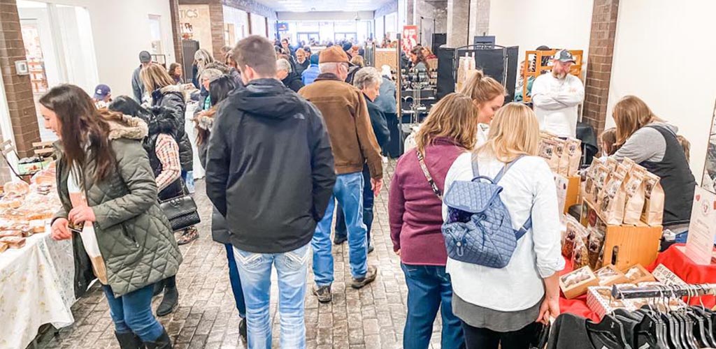 Choosing what to buy at Red River Market