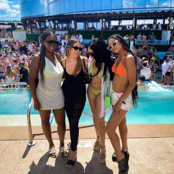 HQ2 Beachclub